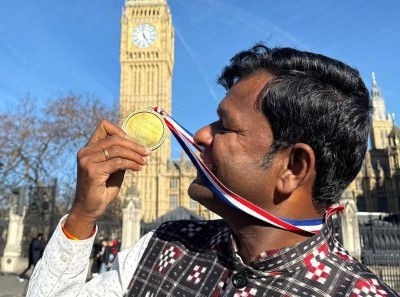 Padma Shri award winner Sudarsan Pattnaik bags "The Fred Darrington" award in UK
