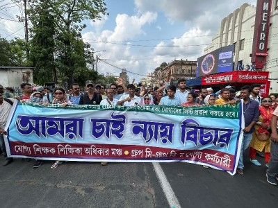 Jobless teachers demonstrate across Kolkata