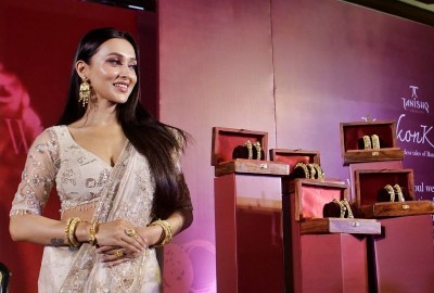 Mimi Chakraborty unveils Tanishq's new collection on Poila Boishakh