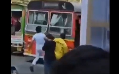 16-yr-old boy attacks bus in Mumbai with sword, detained
