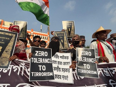 ISF MLA Naushad Siddique protests over Pahalgam terror attack