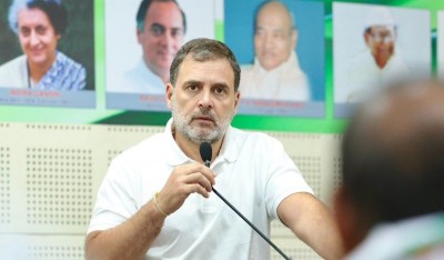 Supreme Court warns Rahul Gandhi over his remarks against Veer Savarkar
