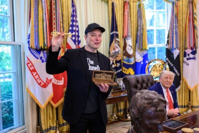 In Images: Trump bids farewell to Musk in Oval Office
