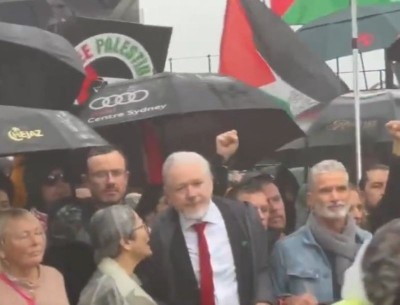 Sydney: Julian Assange joins pro-Palestine demonstration