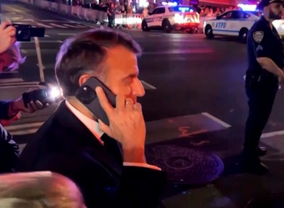 Emmanuel Macron calls Donald Trump after being blocked by US President's convoy