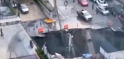 Thailand: Massive sinkhole disrupts traffic in Bangkok after road collapse