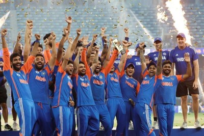 India celebrate Asia Cup win without trophy after stand-off with Pakistani Minister Mohsin Naqvi