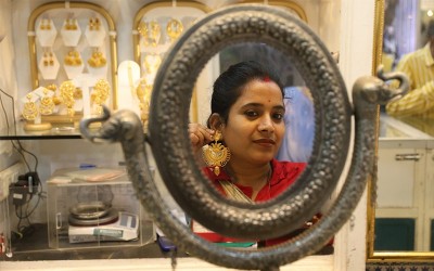 In Images: Kolkata jewellers see festive rush on Dhanteras