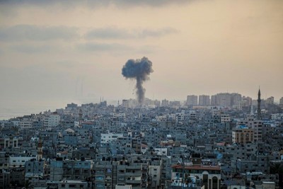 Israel launches airstrikes on Gaza after accusing Hamas of ceasefire violation