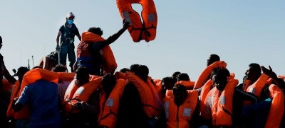 Tunisia shipwreck: Forty migrants, including children, perish