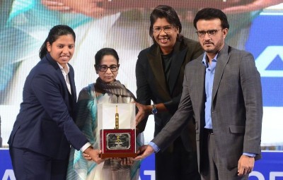 Banga Bhushan, DSP rank, Rs. 34 lakh reward and more! Eden Gardens celebrates World Cup hero Richa Ghosh