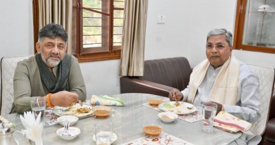 Breakfast diplomacy! Siddaramaiah and DK Shivakumar rush to defuse Congress power struggle over Idli and Upma