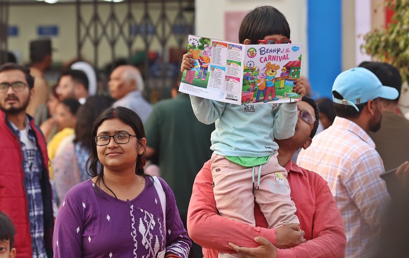 Book lovers flood Kolkata! Massive turnout at 49th International Book Fair