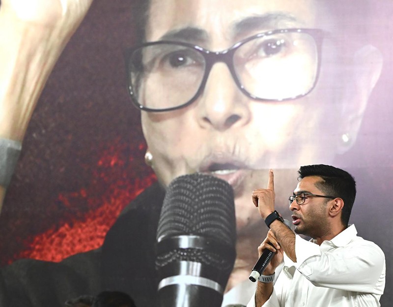 In Images: Mamata Banerjee holds dharna in Kolkata over SIR issue