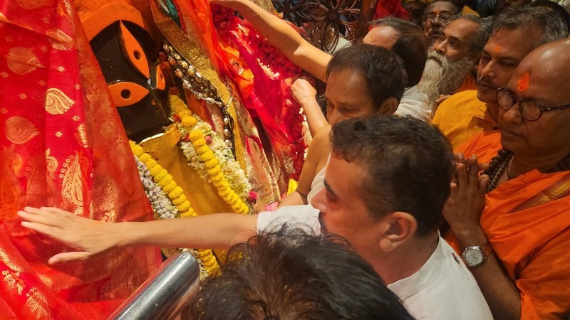 In Images: Suvendu Adhikari offers prayers at Kalighat Temple in Kolkata