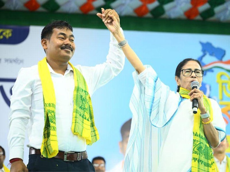 In Images: Bengal CM Mamata Banerjee addresses public rally in Moynaguri