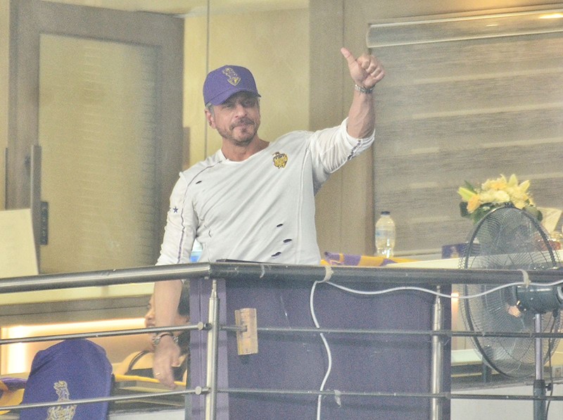 In Images: SRK at Eden Gardens for KKR match against PBKS