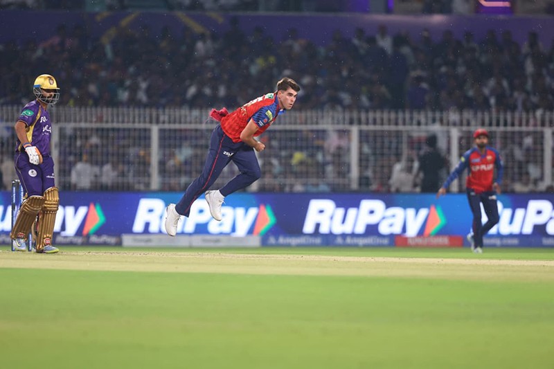 In Images: SRK at Eden Gardens for KKR match against PBKS