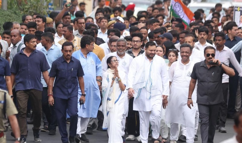 In images: Mamata Banerjee’s final campaign blitz from South Kolkata's Jadavpur to Gopal Nagar ahead of April 29 polls