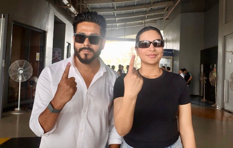 Kolkata’s Film Fraternity Shows Inked Fingers After Voting, Stars Lead Civic Moment