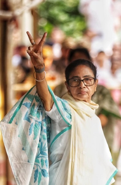 In Images: Mamata Banerjee casts her vote in Kolkata