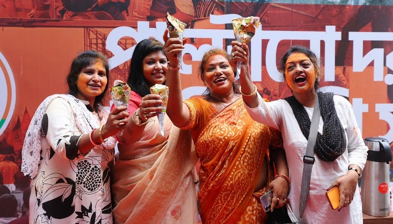 Celebrations in full swing in Kolkata as BJP looks set to come to power in Bengal