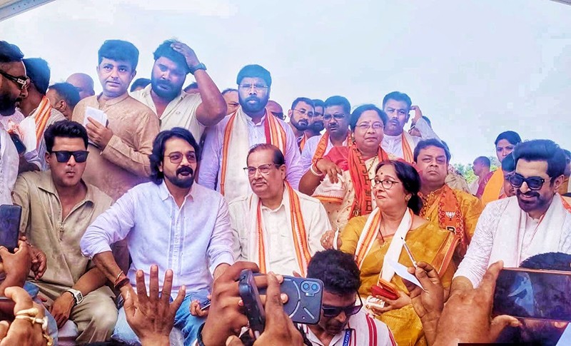 Tollywood stars, Padma awardees attend Bengal's first BJP govt's swearing-in ceremony