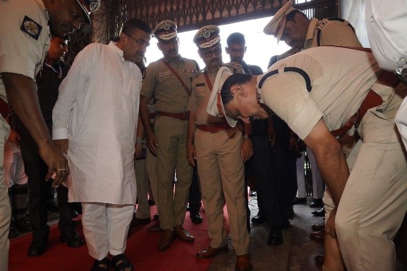 In Images: Suvendu Adhikari visits injured police personnel following Park Circus clashes