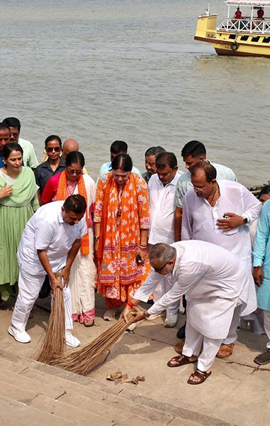 In Images: CM Suvendu Adhikari launches Swachhata Se Swagat campaign in Kolkata