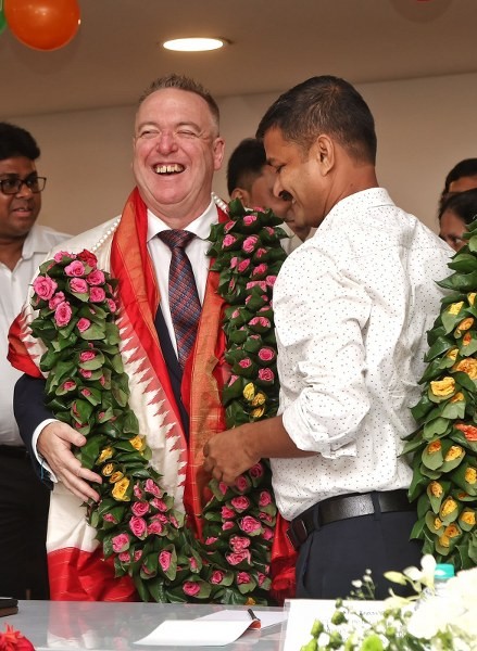 In Images: Kolkata flags off its first jewellery export consignment to the UK under the India-UK CETA