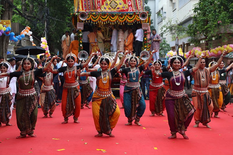Bengal CM Suvendu Adhikari leads ISKCON's historic Kolkata Rath Yatra