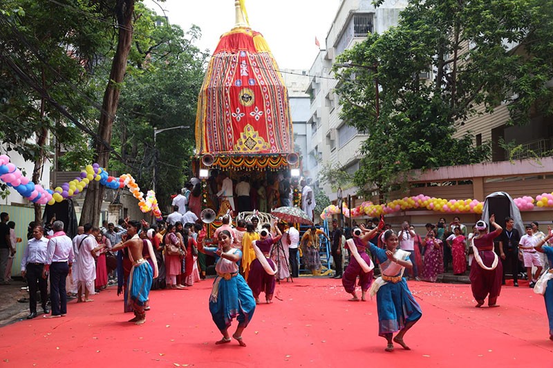 Bengal CM Suvendu Adhikari leads ISKCON's historic Kolkata Rath Yatra