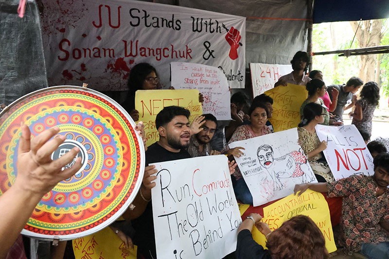 Kolkata's Jadavpur University students hold symbolic hunger strike in solidarity with Sonam Wangchuk