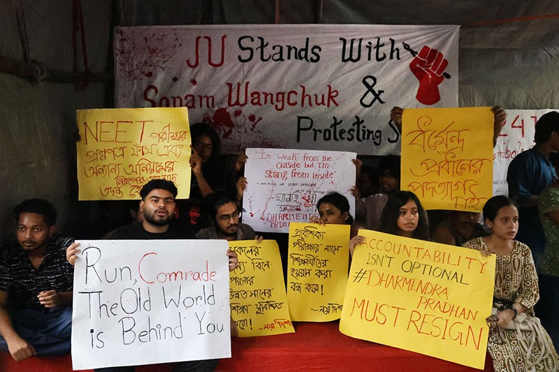 Kolkata's Jadavpur University students hold symbolic hunger strike in solidarity with Sonam Wangchuk