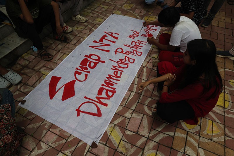 Kolkata's Jadavpur University students hold symbolic hunger strike in solidarity with Sonam Wangchuk