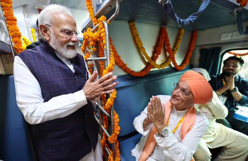 In Images: PM Modi inaugurates infrastructure projects in Punjab, interacts with passengers