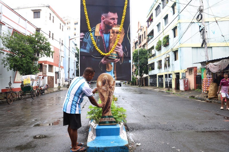 In Images: Argentina fans perform Yagya in Kolkata ahead of FIFA World Cup final
