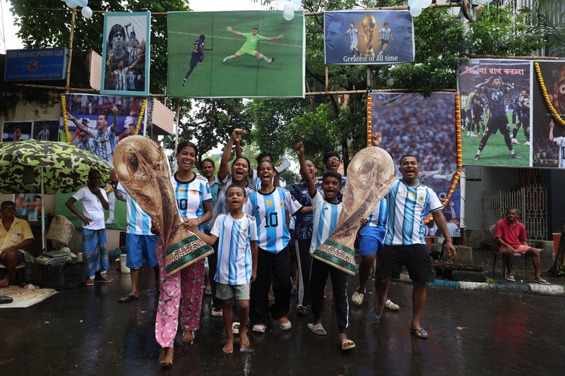 In Images: Argentina fans perform Yagya in Kolkata ahead of FIFA World Cup final
