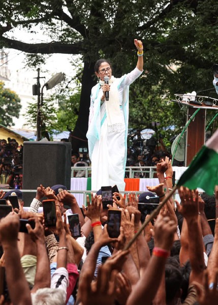 Mamata Banerjee Rallies TMC Cadre at 21 July Martyrs’ Day Gathering in Kolkata