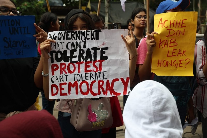 In Images: Calcutta University students protest against Delhi crackdown