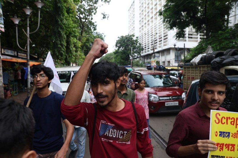 In Images: Calcutta University students protest against Delhi crackdown