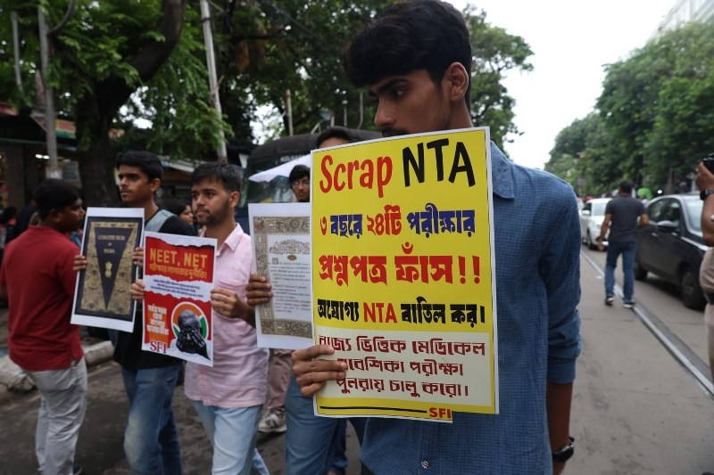 In Images: Calcutta University students protest against Delhi crackdown