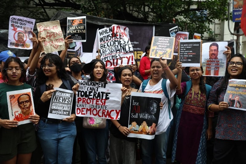 In Images: Calcutta University students protest against Delhi crackdown
