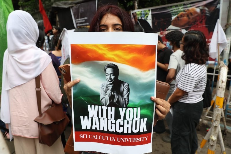 In Images: Calcutta University students protest against Delhi crackdown