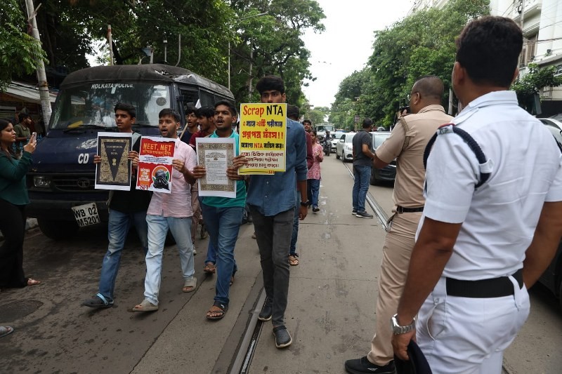 In Images: Calcutta University students protest against Delhi crackdown