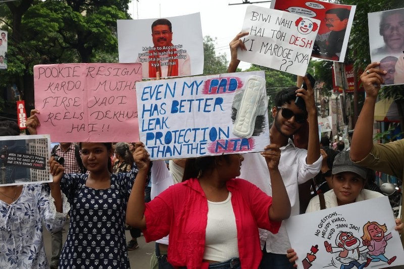 In Images: CJP, SFI supporters rally in Kolkata, demand Pradhan's resignation