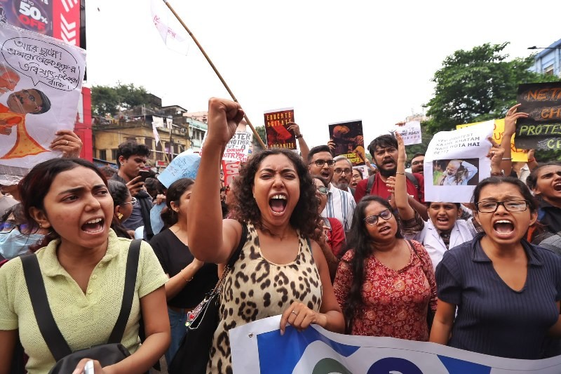 In Images: CJP, SFI hold Kolkata protest seeking Dharmendra Pradhan's resignation in NEET row