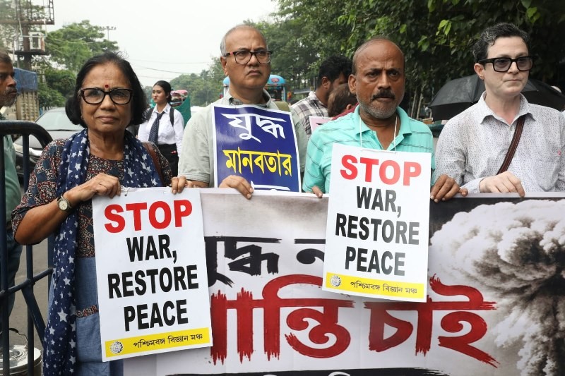 Hiroshima Day: Kolkata rally remembers atomic bombing, raises call for peace