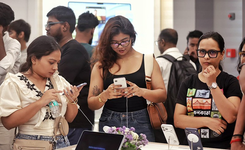 In Images: Sourav Ganguly inaugurates Eastern India’s biggest Apple reseller store in Kolkata