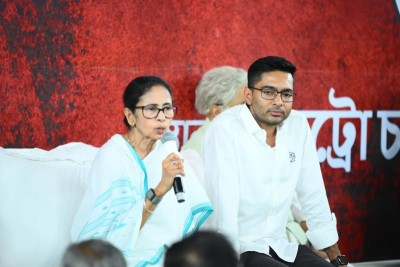 Kolkata: Mamata calls off dharna against SIR after five days, says ‘fight for justice’ will continue
